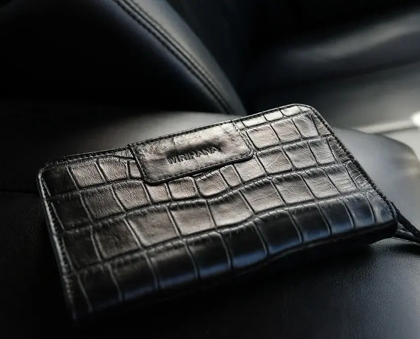 Croc wallet3