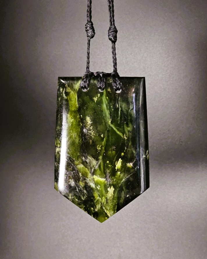 Large Pendant Douglas Creek Carver Chris 2