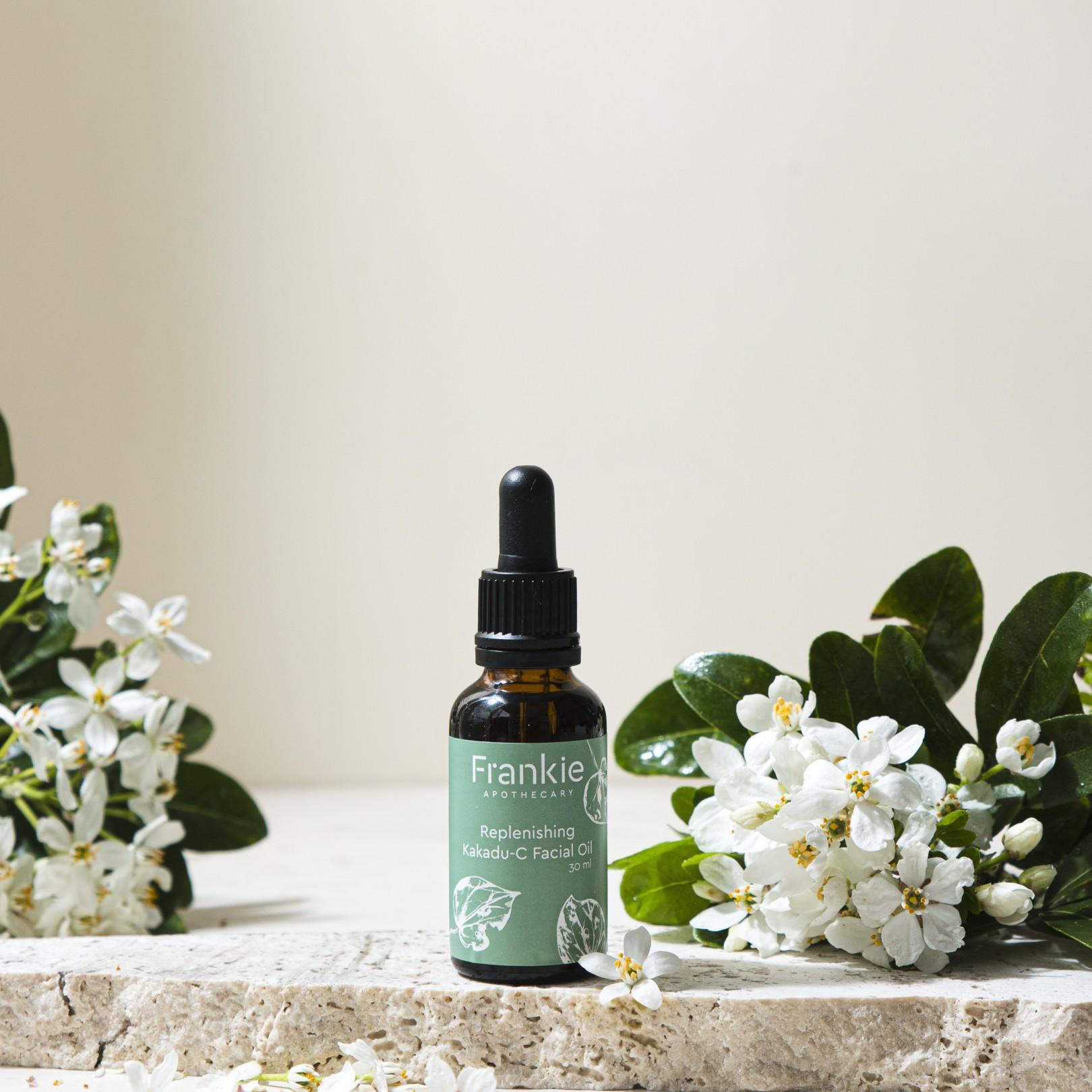 Frankie Apothecary Replenishing Kakadu Facial Serum Lifestyle