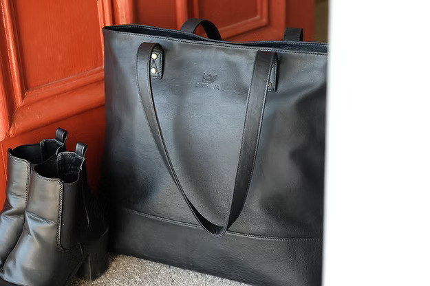 kauri tote in black wirihana supplies