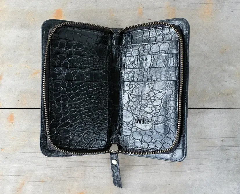 Croc wallet2